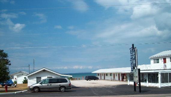 Bells Melody Motel Mackinaw Stadt Exterior foto